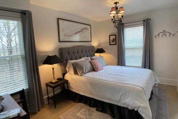 Guest room at the Vintage Inn