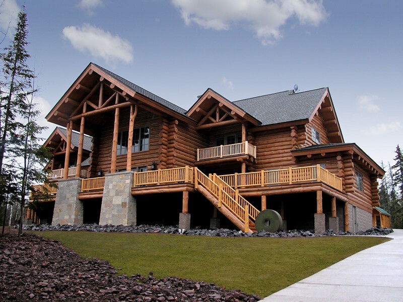 Exterior of Dapple-Gray B&B, one of Michigan's Best Coastal Towns