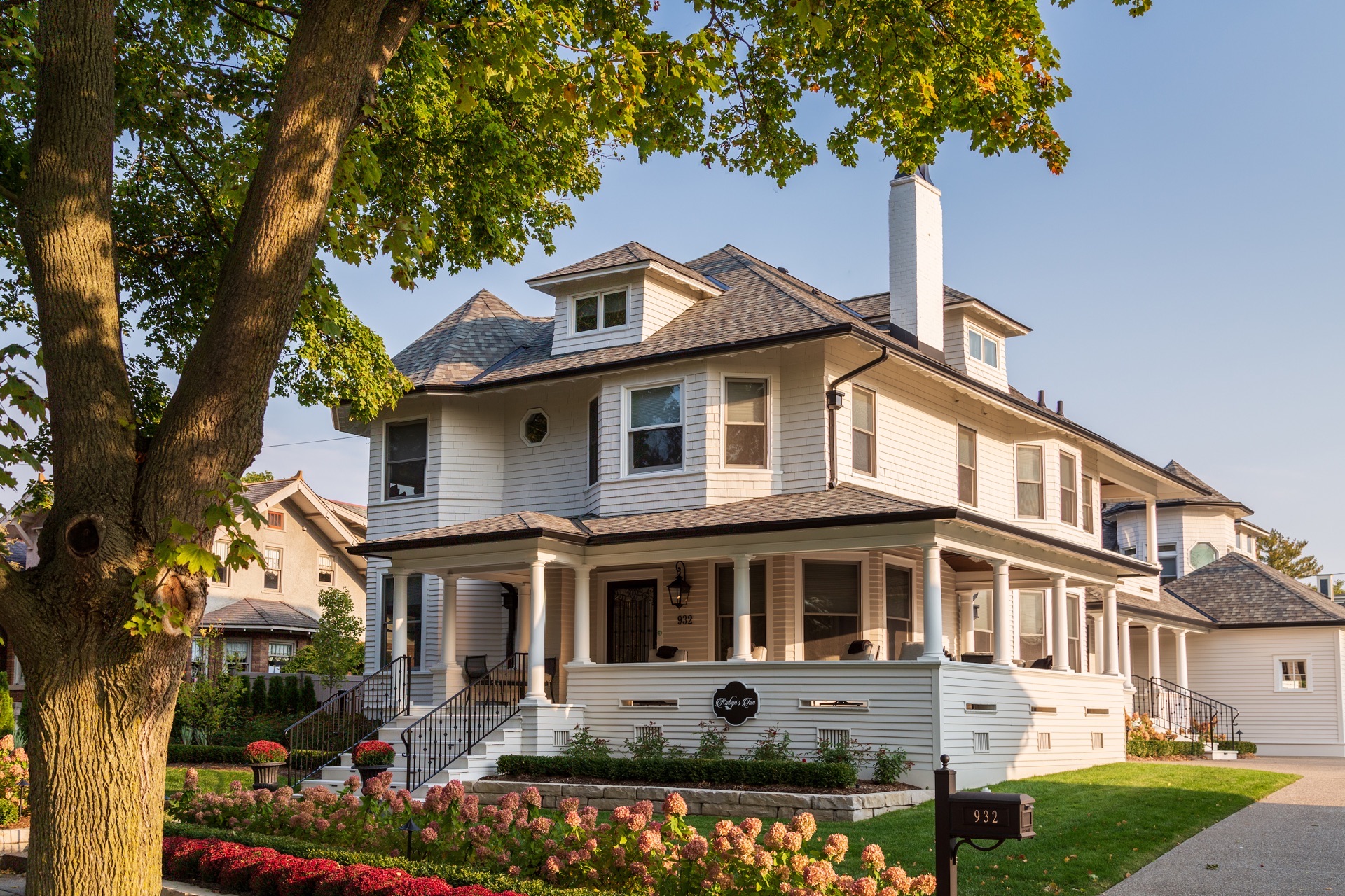 Exterior of Robyn’s Inn