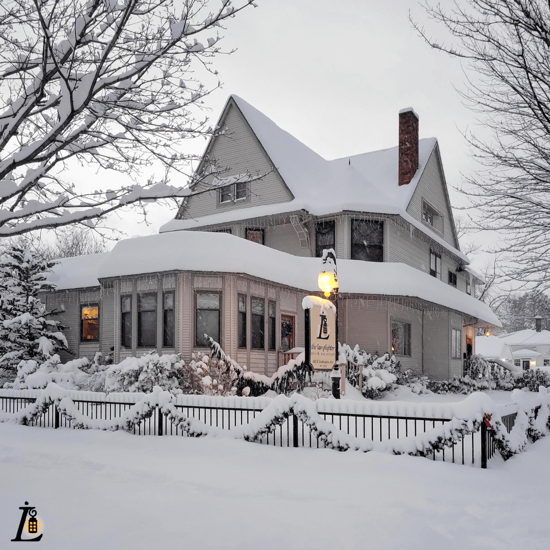 Exterior Winter Scene of The Lamplighter B&B