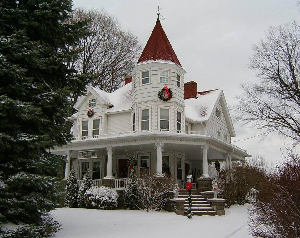 Kingsley House exterior decorated for Christmas holiday