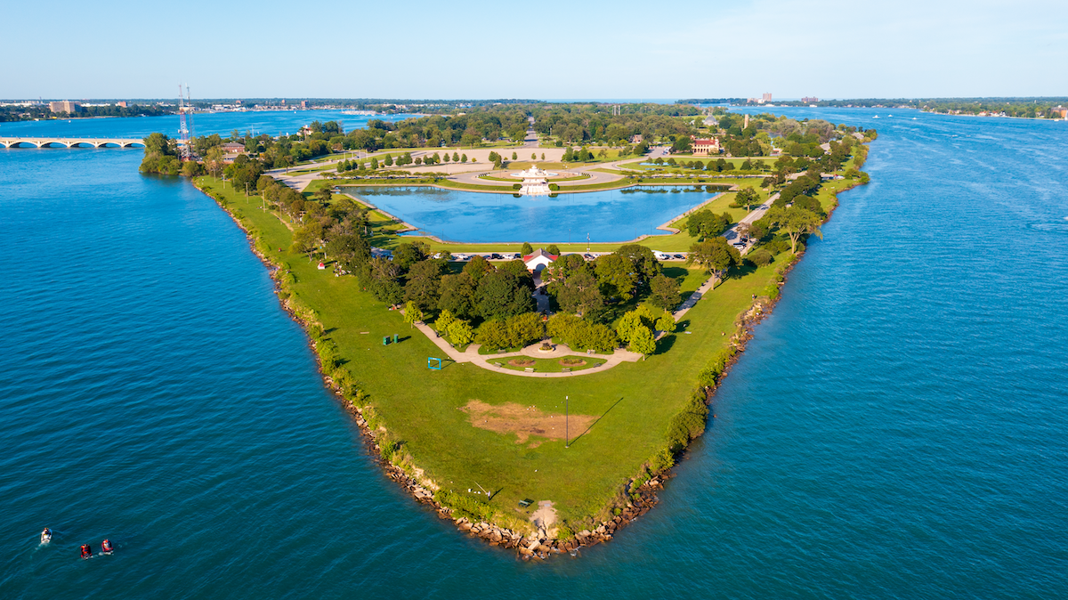 Aerial shot ofBelle Isle in Detroit