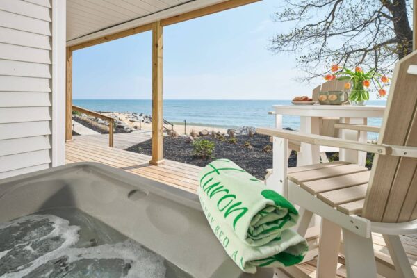 HuronHouse-Oscoda-Guest rooms - Sturgeon Point (1)