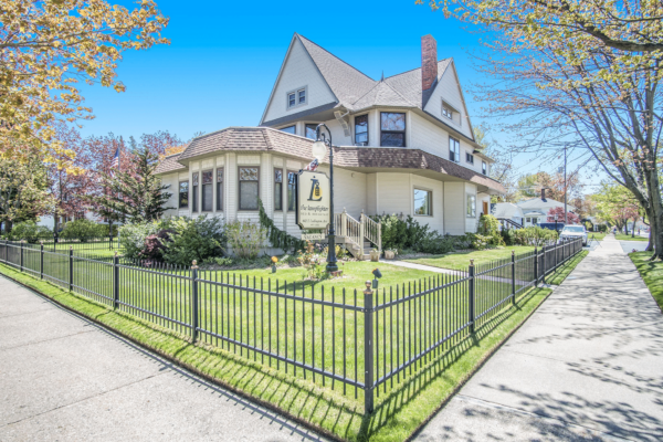 Lamplighter Inn in the spring- exterior