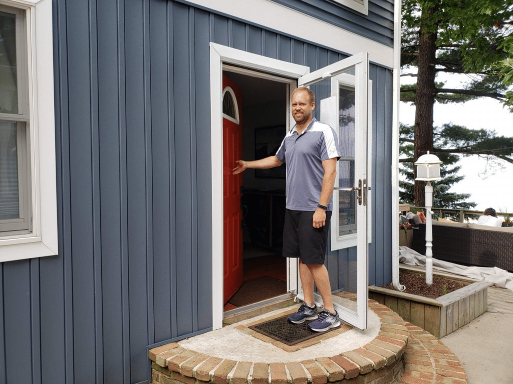 Innkeeper at the Looking Glass Inn