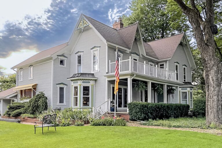 Stags Leap Bed and Breakfast front in Oxford Michigan