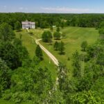 Trophy-Estate-on-wooded-acreage