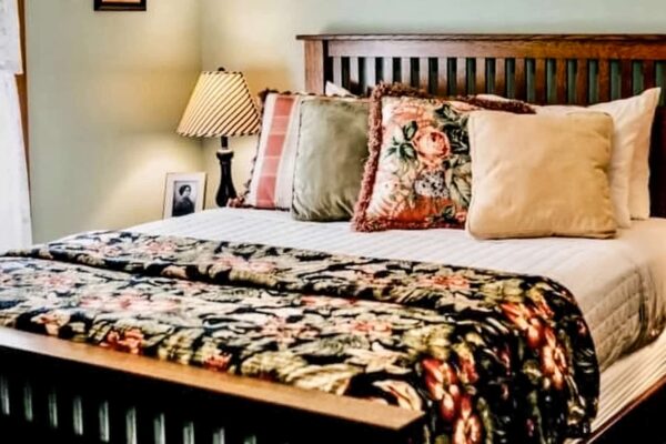 Washington-Street-Inn-Grand-Haven-BETTINA.BED-a-2