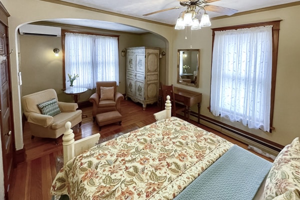 WashingtonStreet-Inn-Grand-Haven-Mi-dornbos angle-a