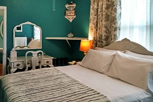 Always-a-Holiday-Tawas-SerenityRoom-1-a