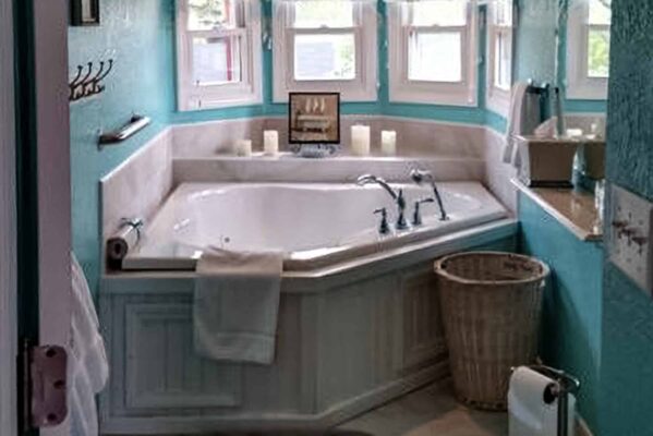 Always-a-Holiday-Tawas-SplendorRoom-2-Enhanced-SR-a