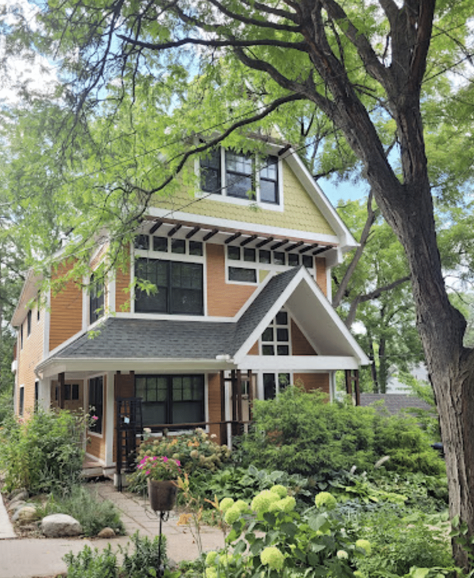 Exterior of the Baxter House B&B, a Romantic Bed & Breakfast