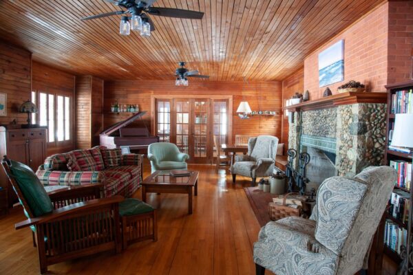 CanfieldHouse-Onekama-LivingRoom-0030