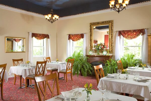 Castle-in-the-Country-Dining Room (1)