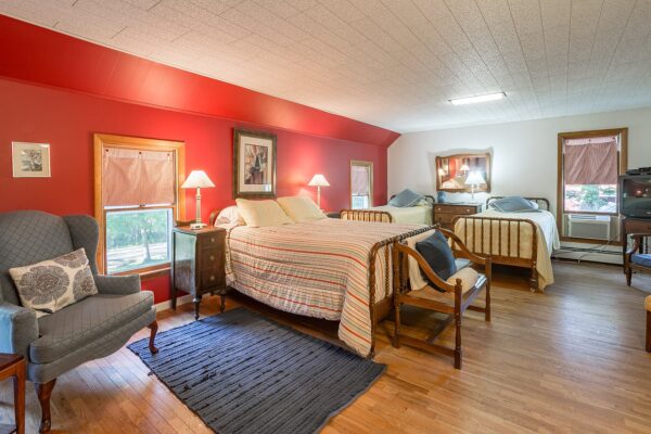 CottonWood-Inn-Empire-2015