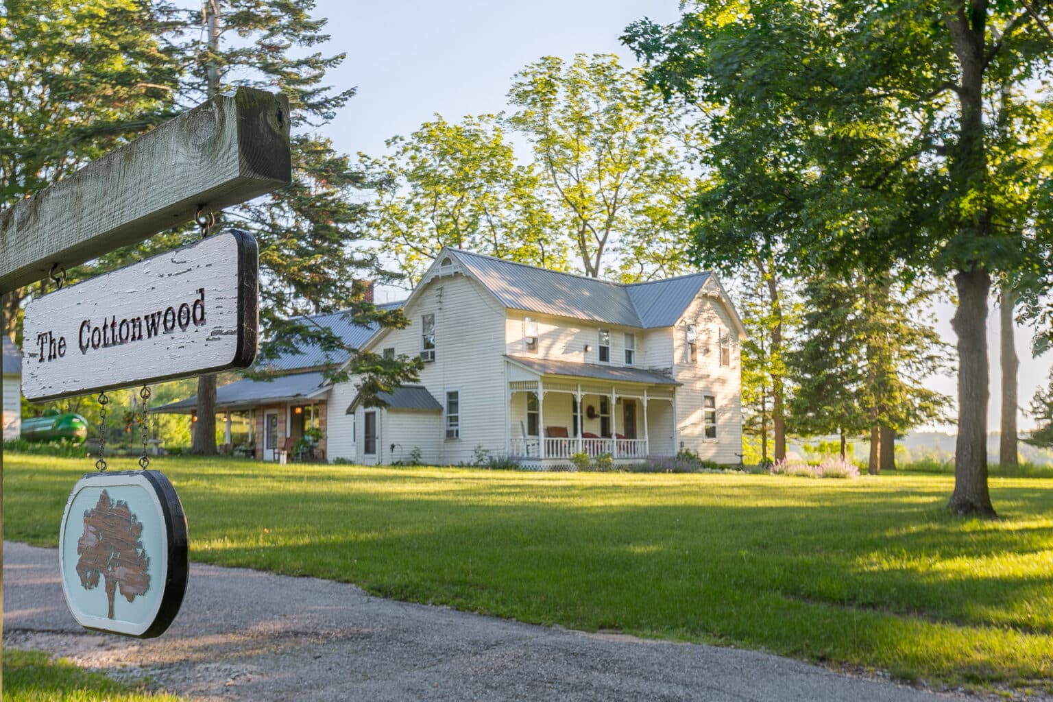 The Cottonwood Inn Bed and Breakfast in EMpire Michigan where to stay for Sleeping Bear Dunes