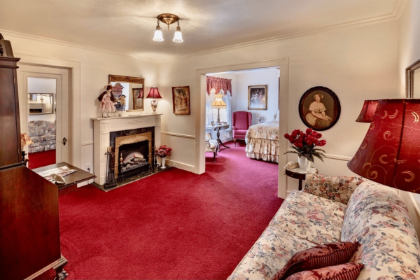 Guest suite at the Dutch Colonial that has pink carpet