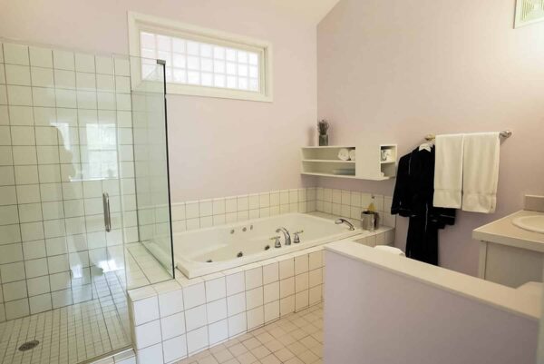 GardenGrove_UnionPierMichigan_BedandBreakfast-lavender-room-A