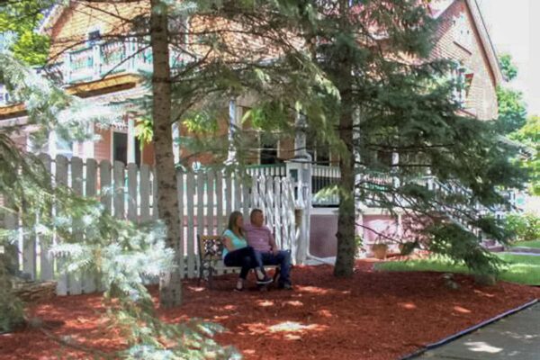 Himelhoch-bed-breakfast-Caro-gardens-0001--A