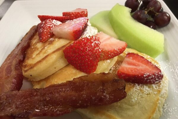 Hotel-Saugutuck--Breakfast-0001