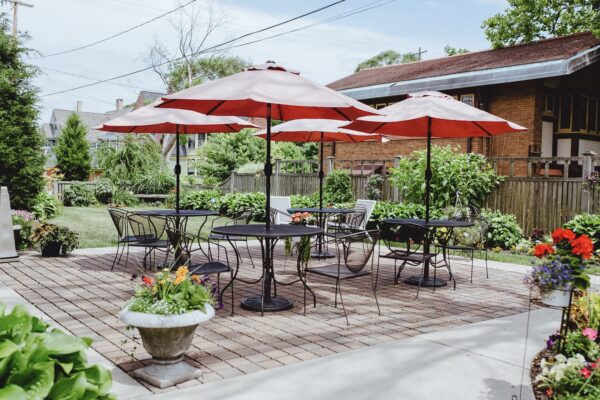 Leonard-at-Logan-Grand-Rapids-Back-Patio-1009-b