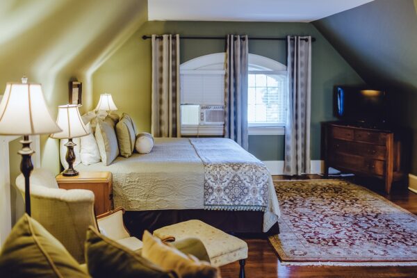 Leonard-at-Logan-Grand-Rapids-Kings-keep-2-a-b