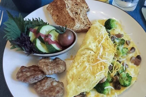 Lewis-House-Whitehall-Breakfast-a