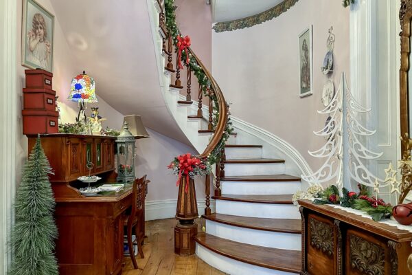 Lexington-House-BnB-stairs-2002-a