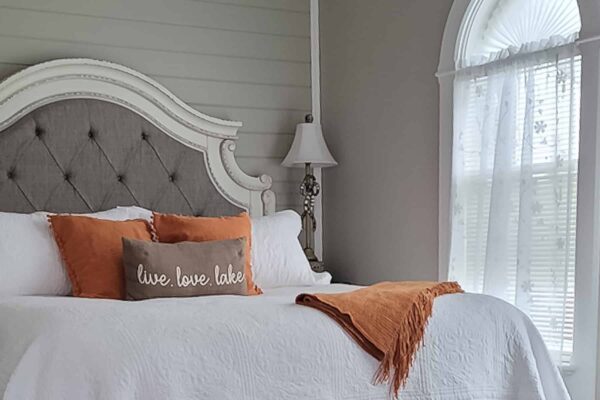 Guest room at the Lexington House