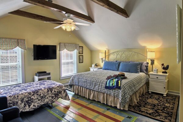 glen-arbor-bed-and-breakfast-Sleeping-Bear-Suite-0001