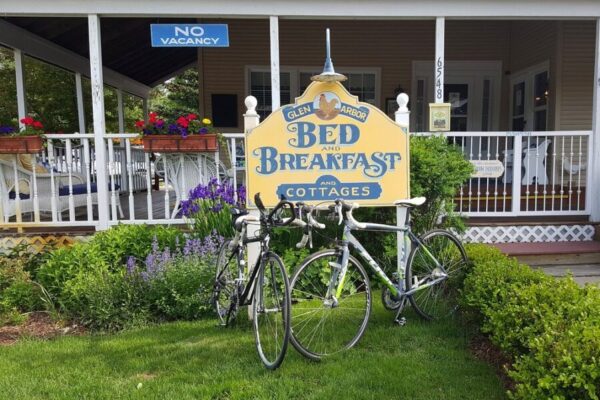 glen-arbor-bed-and-breakfast-front-bikes-0001