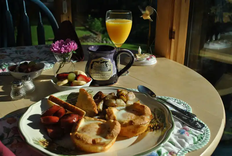 Breakfast table at the Horton Creek B&B