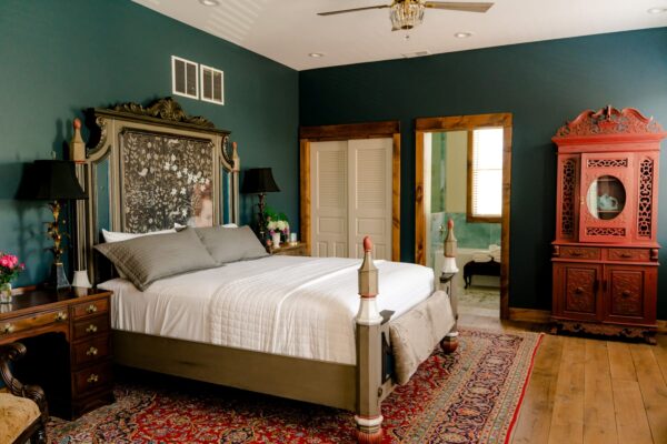 InisFree-Estate-South-Haven-Mi-mich-bnb--45