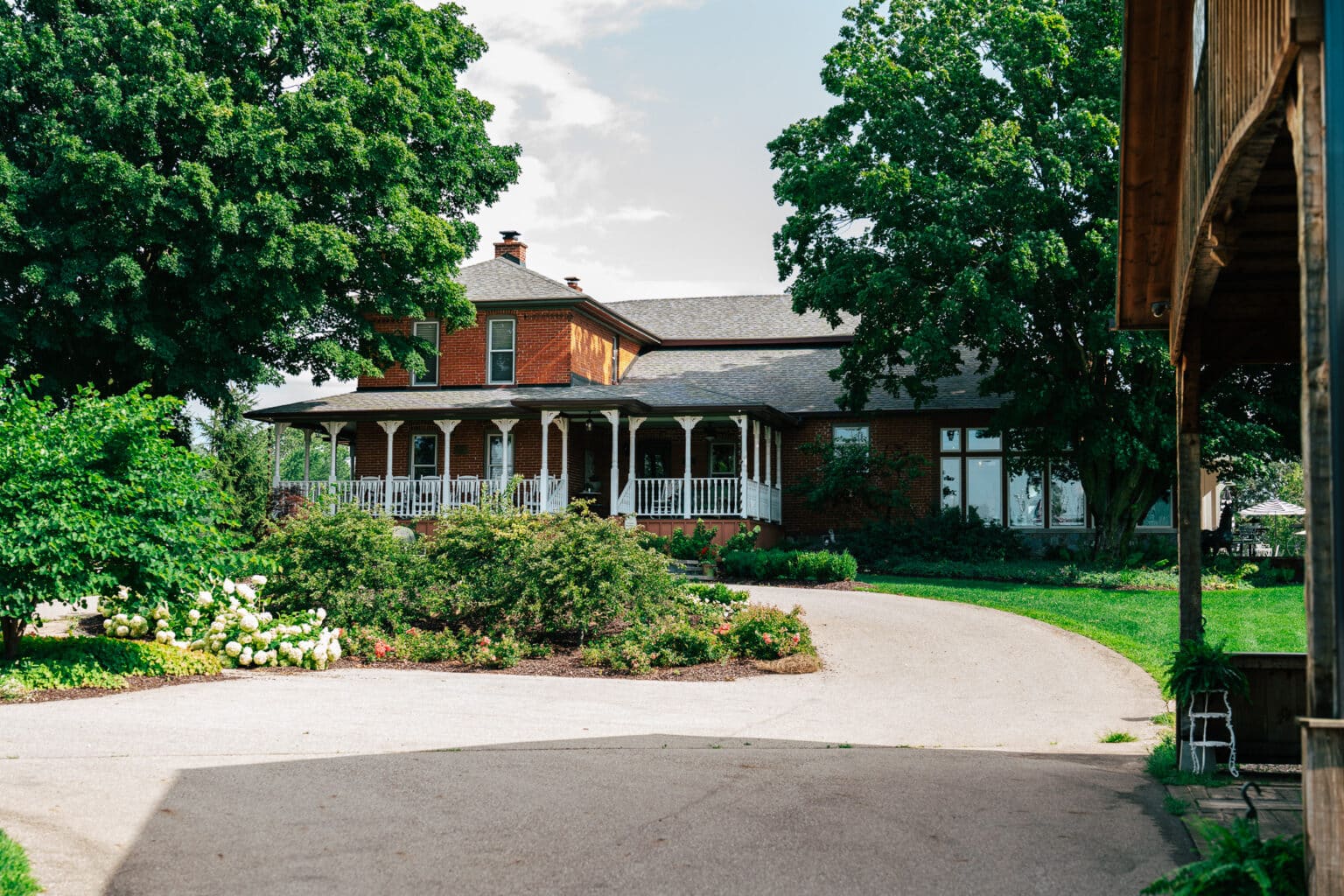 Exterior of the Inisfree Estate